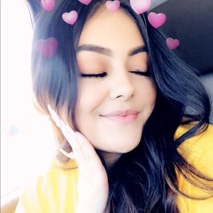 Meet your Posher, Esmeralda